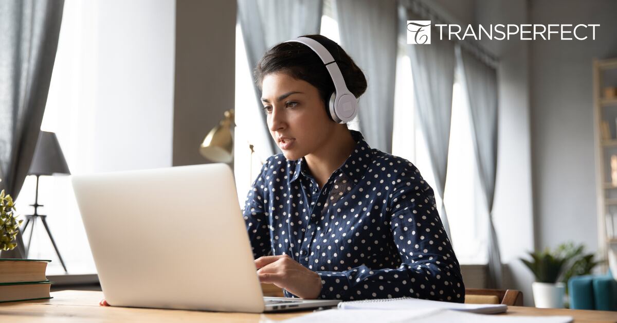women taking elearning course
